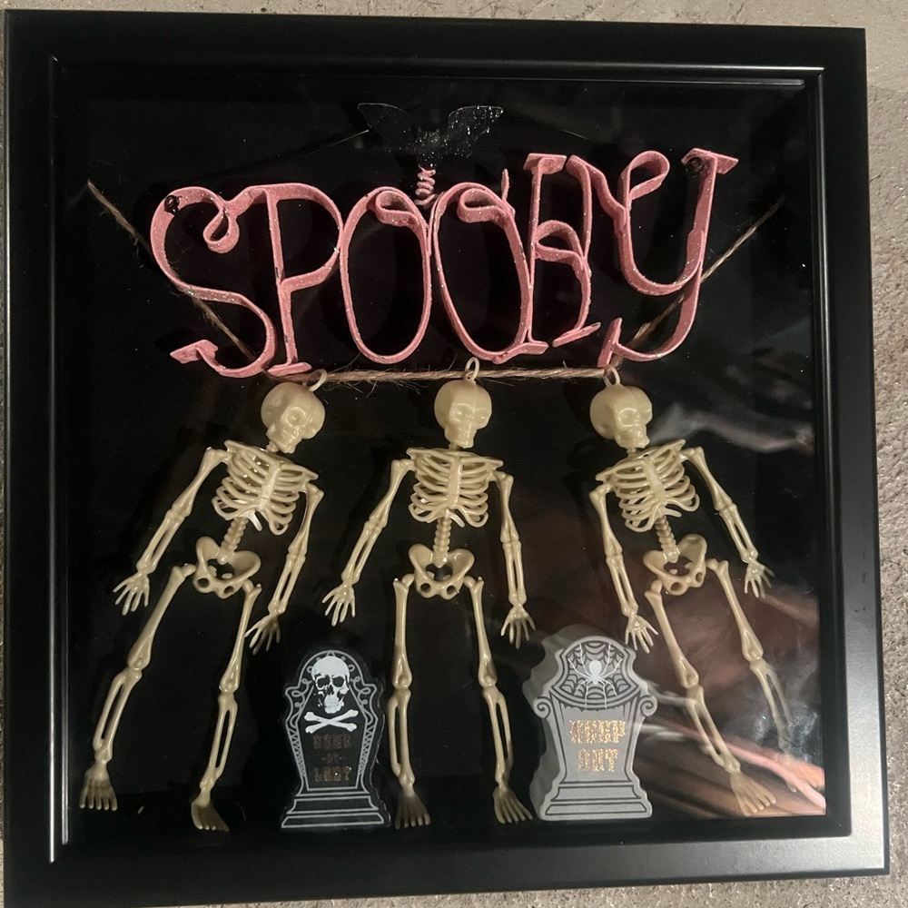 Spooky shadow box
